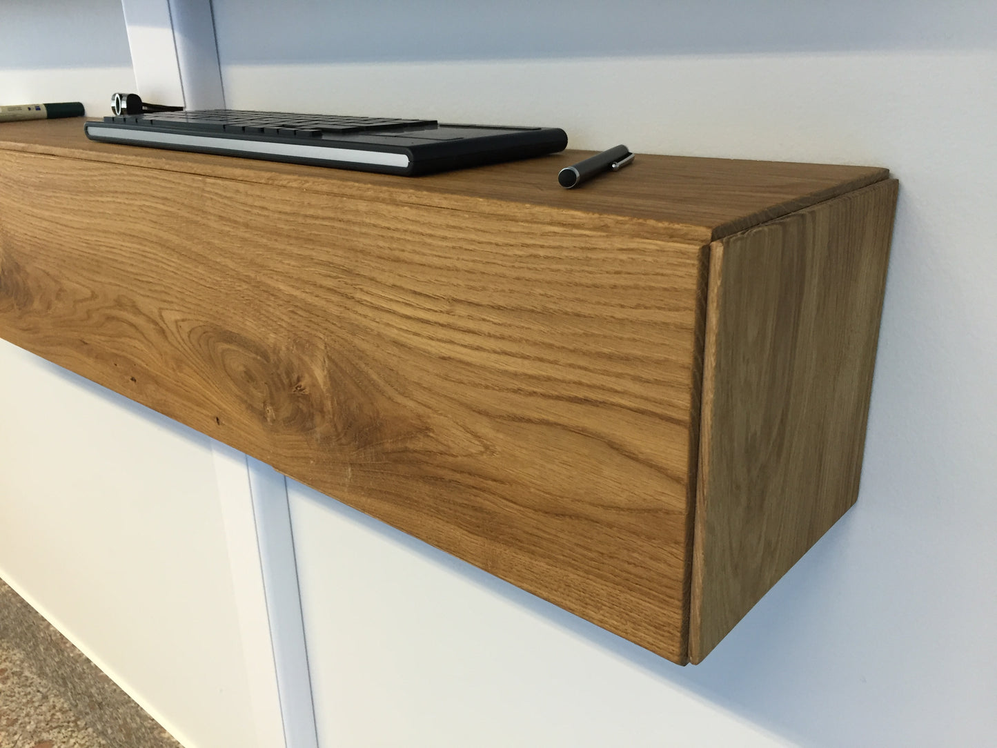 (C24-2-P1) Zwevend Wandmeubel in Massief Eik